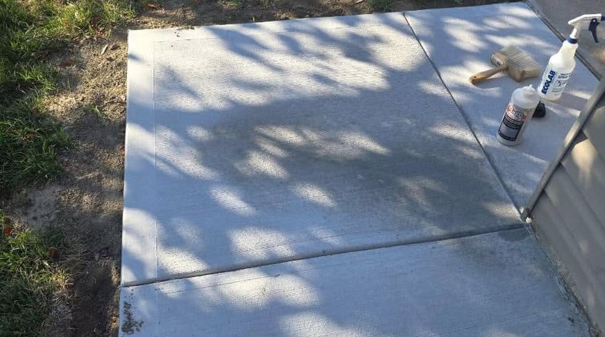 NYC sidewalk installation contractor team